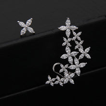 Load image into Gallery viewer, White Gold Color Flower Earring